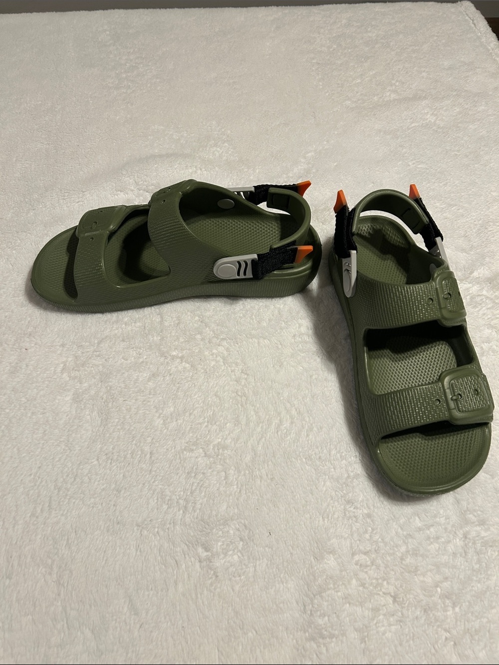 BB MVP Olive Green Adjustable Strap Sandals women’s size 8. - Picture 7 of 11
